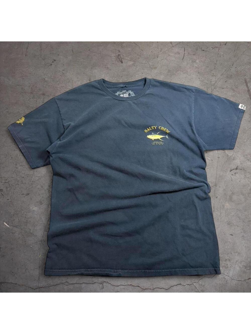 Salty Crew Men's Navy and Black Tshirt